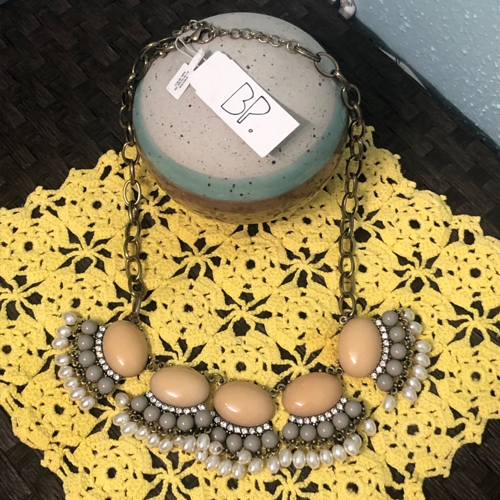 3/$15 SALE. BP collar necklace